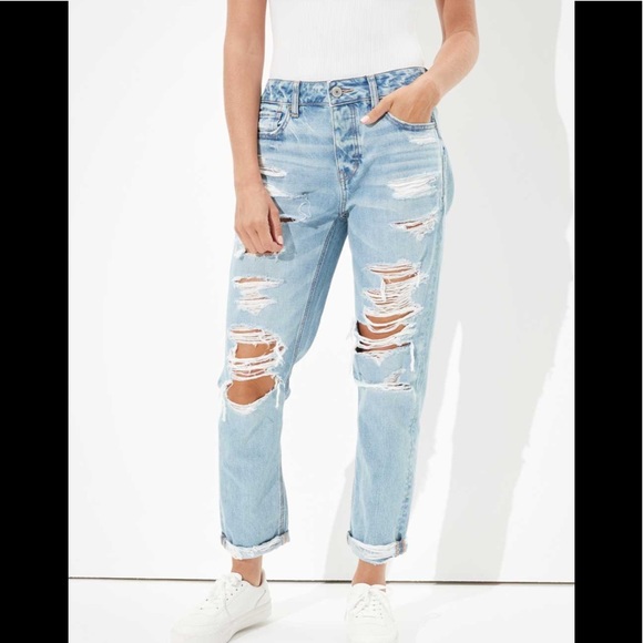 American Eagle Outfitters Denim - Super Cute American Eagle Ripped Hi Rise Tomgirl Jeans❣️